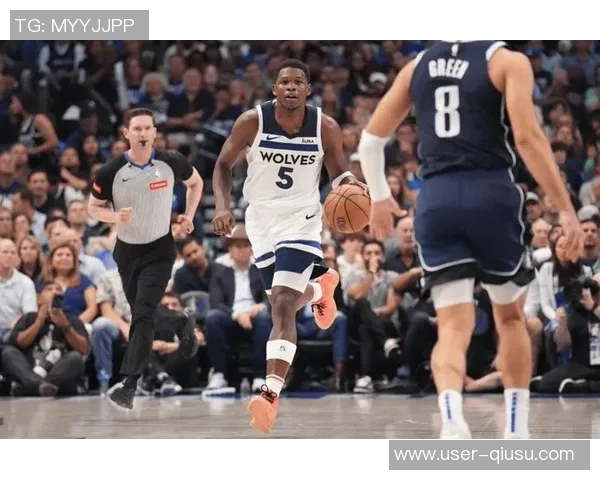 爱德华兹称赞戈贝尔接球能力提升现已能接几乎所有传球